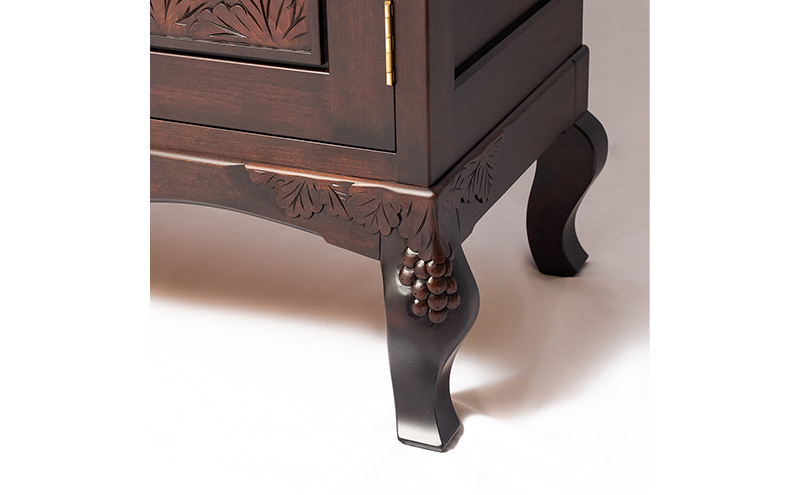 長野県軽井沢町のふるさと納税 軽井沢彫り　大坂屋家具店　ローボード インテリア 工芸品 民芸品 伝統技術 ショーケース 軽井沢彫