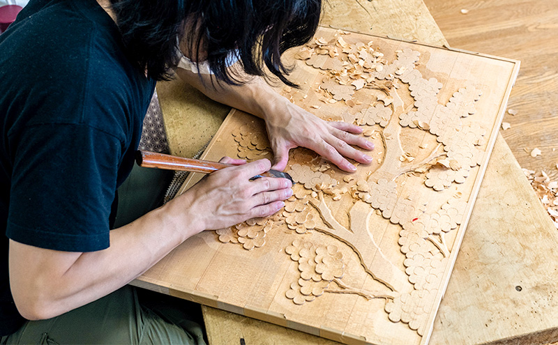 長野県軽井沢町のふるさと納税 軽井沢彫り　大坂屋家具店　置き仏壇 工芸品 民芸品 伝統技術 仏具 桜の彫刻 お仏壇 上品 豪華 リビング 軽井沢彫