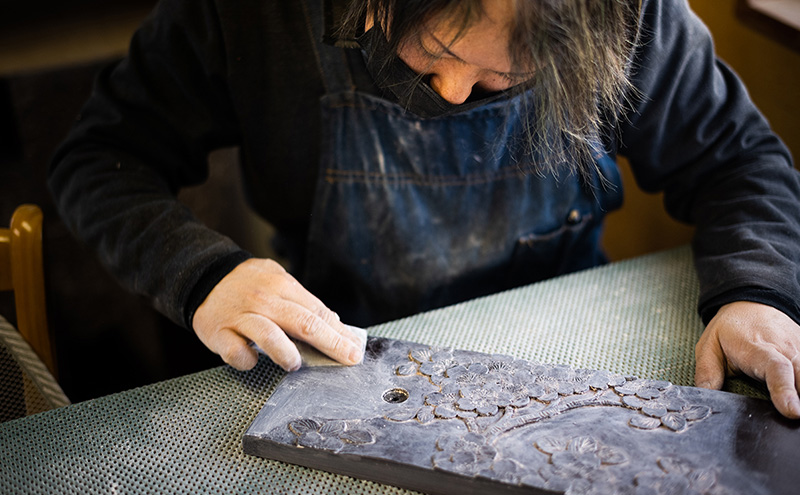 長野県軽井沢町のふるさと納税 軽井沢彫り　大坂屋家具店　置き仏壇 工芸品 民芸品 伝統技術 仏具 桜の彫刻 お仏壇 上品 豪華 リビング 軽井沢彫
