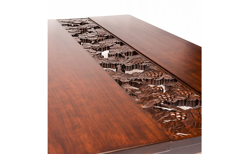 長野県軽井沢町のふるさと納税 軽井沢彫り　大坂屋家具店　猫脚テーブルセット インテリア 工芸品 民芸品 伝統技術 豪華 柔らかい印象 優雅な印象 軽井沢彫