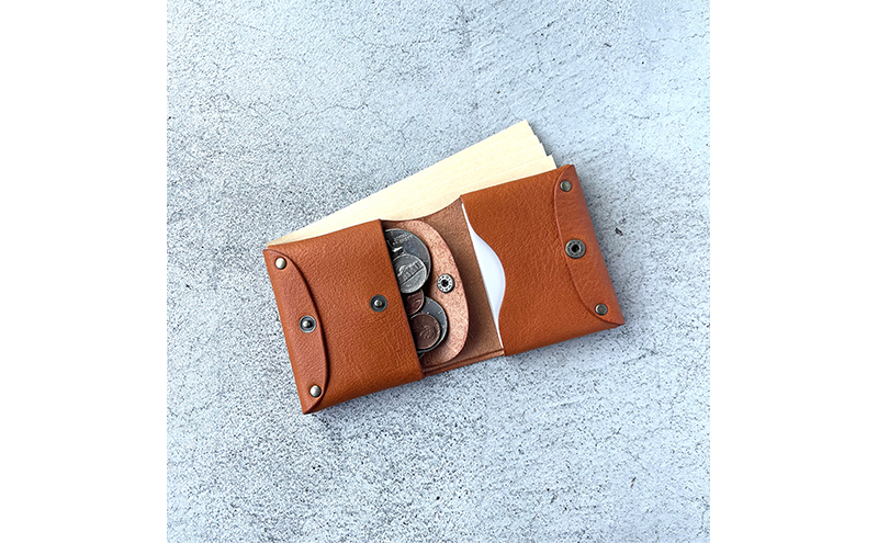 本革 ノンステッチの二つ折りミニ財布 シボ入り栃木レザー ファッション小物 革小物 レザー小物 ウォレット コンパクト カード入れ 小銭入れ お札入れ 