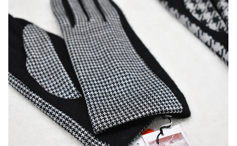 NEWレディース手袋　千鳥柄（指で～る） ファッション 小物 冬 通勤 通学 お出かけ あったか手袋 あったかグッズ 女性用 女性用手袋 