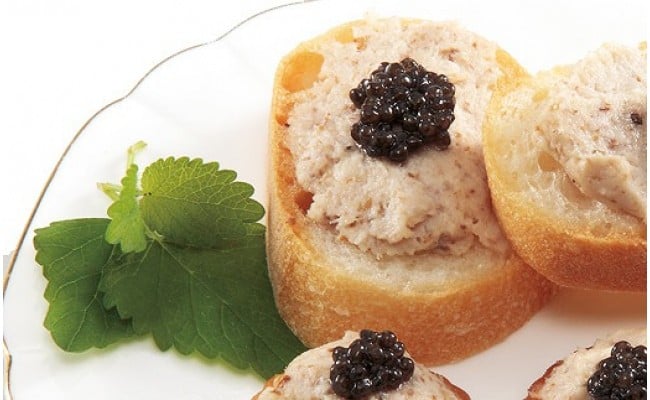 KYF004　【CF-R5cbs】 高知産熟成キャビア30g(化粧箱)シェルスプーン付Black Jewel＜高知市共通返礼品＞