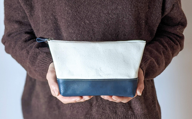 美濃和紙から作られた紙布とイタリア生まれのベジタブルタンニンレザーで仕立てたポーチ イタリアンレザー 手作り 防水加工 