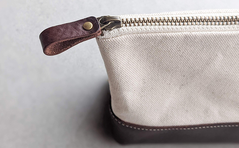 美濃和紙から作られた紙布とイタリア生まれのベジタブルタンニンレザーで仕立てたポーチ イタリアンレザー 手作り 防水加工 