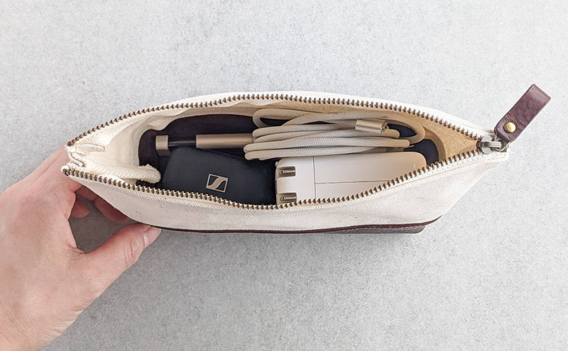 美濃和紙から作られた紙布とイタリア生まれのベジタブルタンニンレザーで仕立てたポーチ イタリアンレザー 手作り 防水加工 