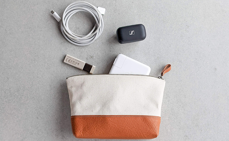 美濃和紙から作られた紙布とイタリア生まれのベジタブルタンニンレザーで仕立てたポーチ イタリアンレザー 手作り 防水加工 