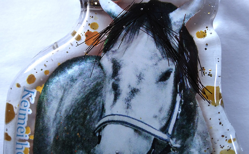 馬 たてがみ 尻尾 手作り レジン キーホルダー １個(グラマー) オリジナル 