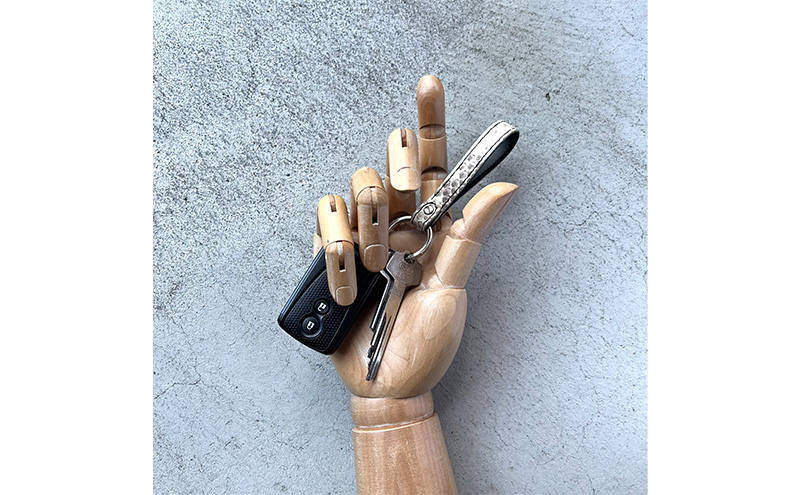 本革 キーホルダー ダイヤモンドパイソンレザー ファッション小物 イタリアンレザー プレゼント ギフト 