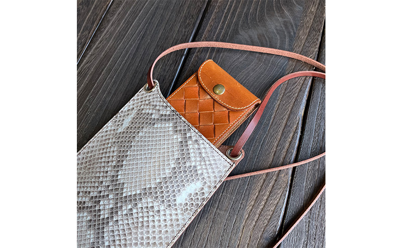 本革 スマホショルダー ダイヤモンドパイソンレザー ファッション小物 ファッション カバン バッグ スマホグッズ 栃木レザー プレゼント ギフト 