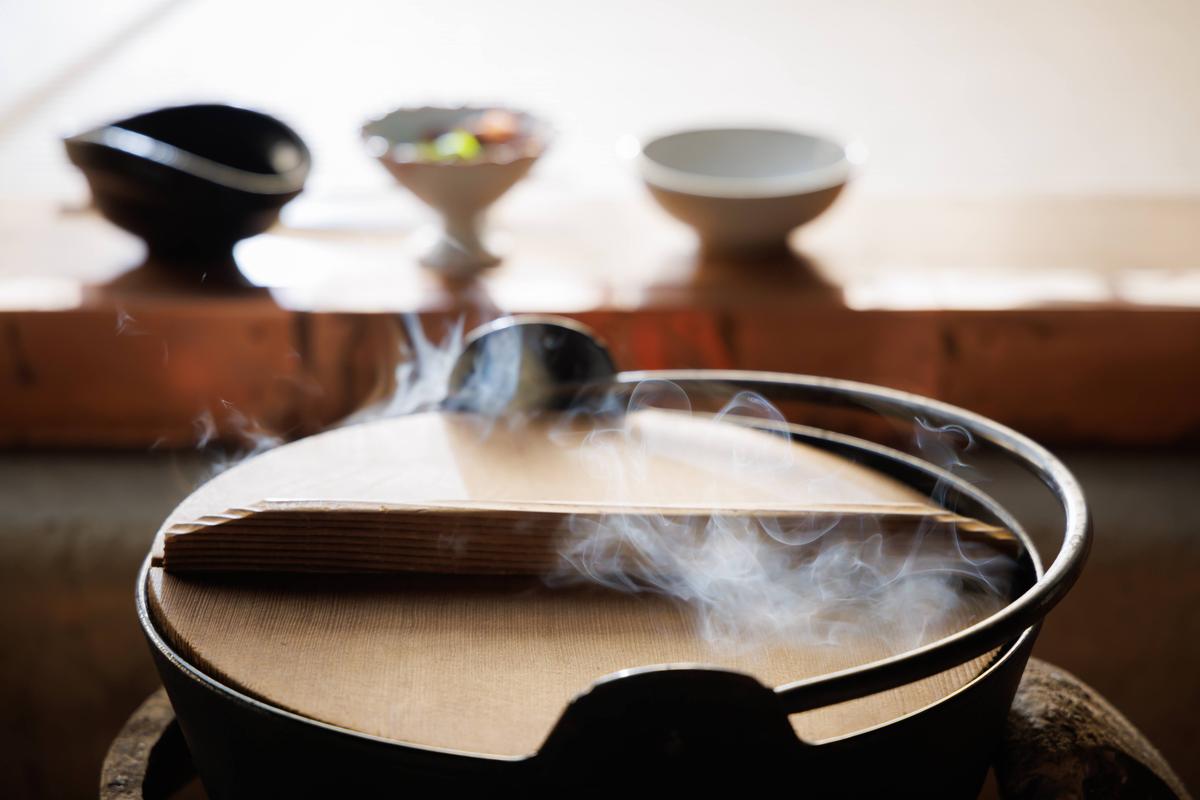 旅行 京都 料理旅館きぐすりや 別館じんだ 茅葺き古民家 古民家で昔ながらの囲炉裏を愉しむ♪ 囲炉裏鍋 4名様 宿泊プラン 関西 宿泊補助券 施設利用券 チケット 宿泊券 旅行券 宿泊 旅館 ホテル 囲炉裏 貸切風呂 古民家 