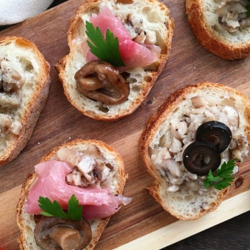 万能調味料 南仏のソース「とろっとうまみ 椎茸タプナード」100g×2個 プロヴァンス地方発祥のペースト【 オリーブ 椎茸 しいたけ きのこ 塩麹 にんにく しょっつる ソース ディップ 調味料 瓶詰 セット ギフト 国産 おつまみ ご飯のお供 秋田県 にかほ 】