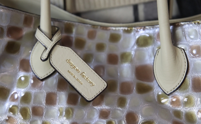 大人気 A4マザーズバッグ【改】高級ステンドグラス風レザー 日本製