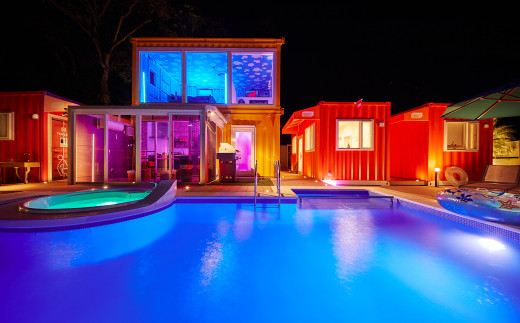 THE BOXY AWAJI（ザ ボクシー アワジ）1日1組限定 一棟貸切のプライベートヴィラ　宿泊券 淡路島 プール サウナ