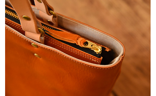 近江牛レザーを贅沢に使ったトートバッグ　ブライトキャメル【CC28W】