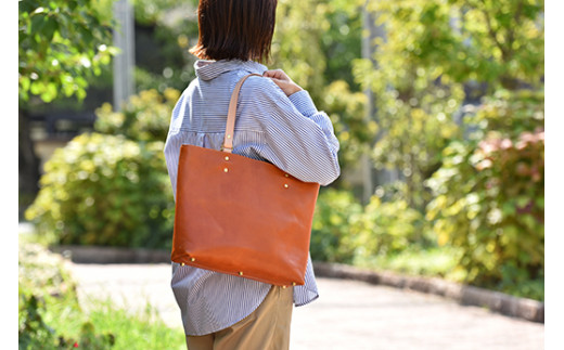 近江牛レザーを贅沢に使ったトートバッグ　ブライトキャメル【CC28W】