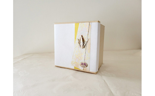 華姫(登録商標) 近江麻布使用 伝統工芸和紙人形の食器等装飾品【FH01W】