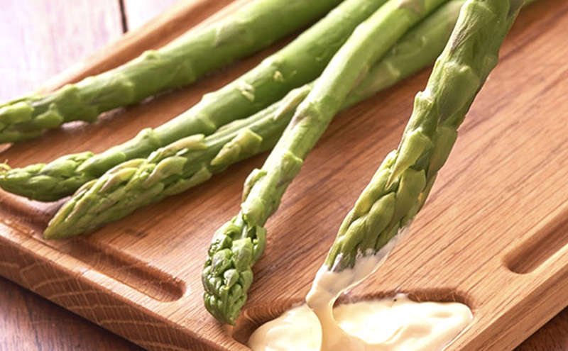 【2026年春発送】極太 グリーンアスパラ 2Lサイズ 1kg 北海道 富良野市産 (スイートベジタブルファクトリー)