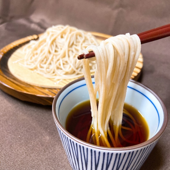 蕎麦 かやぶき蕎麦 自家栽培のそば粉使用 200g ×4 半生 つゆ付き そば ソバ 麺 麺類 食品 和食 日本食 自家栽培 昼食 夕飯 かやぶきの里 京都 