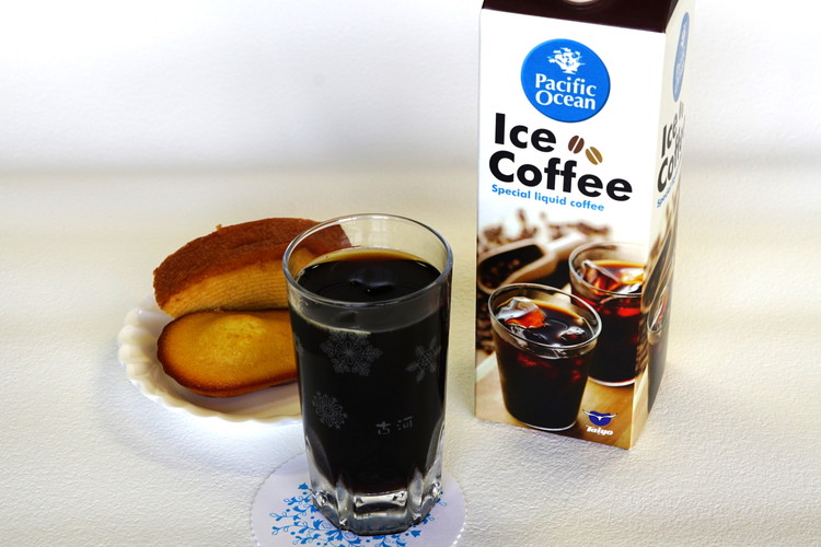 茨城県古河市のふるさと納税 無糖アイスコーヒー　1000mlパック×6本 ※着日指定不可 | coffee 6リットル コーヒー 珈琲 アイスコーヒー アイス珈琲 ブラック ブラックコーヒー 無糖 紙パック 飲料 ネルドリップ ドリンク 取り寄せ お取り寄せ 個包装 3本 3L ご家庭用 手土産 美味しい おいしい おしゃれ 高級 カフェ ギフト 厳選 贈答 贈り物 お中元 夏ギフト プレゼント 茨城県 古河市  送料無料 _EG05