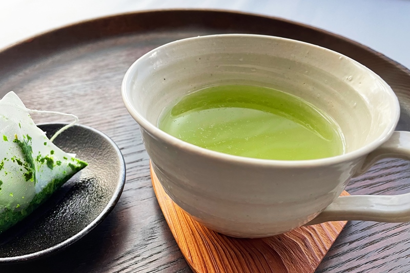 日本茶鑑定士監修のティーカップ白と玉露ティーバッグ（28P×2缶）〈お茶 茶 煎茶 緑茶 茶葉 玉露 ティーカップ ティーバッグ ティーパック 飲料 加工食品 ハンドメイド 日本茶鑑定士〉 