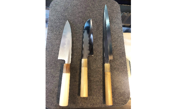 岡山県瀬戸内市のふるさと納税 山鳥毛記念　本焼き三点セット 工芸品 キッチン用品 包丁