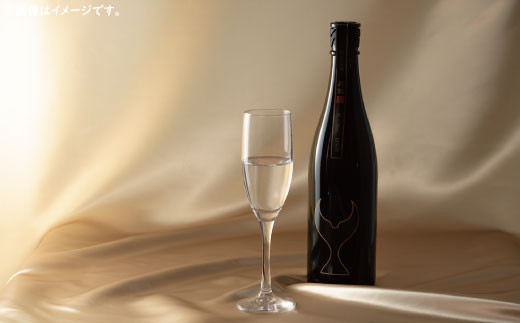 酔鯨 純米大吟醸 万（Ｍａｎｎ）720ml お酒 酒 さけ 酔鯨 日本酒 純米吟醸 大吟醸 一升瓶 地酒 アルコール 度数 17度 おさけ 食中酒 辛口 まろやか おいしい 人気 ギフト お祝い