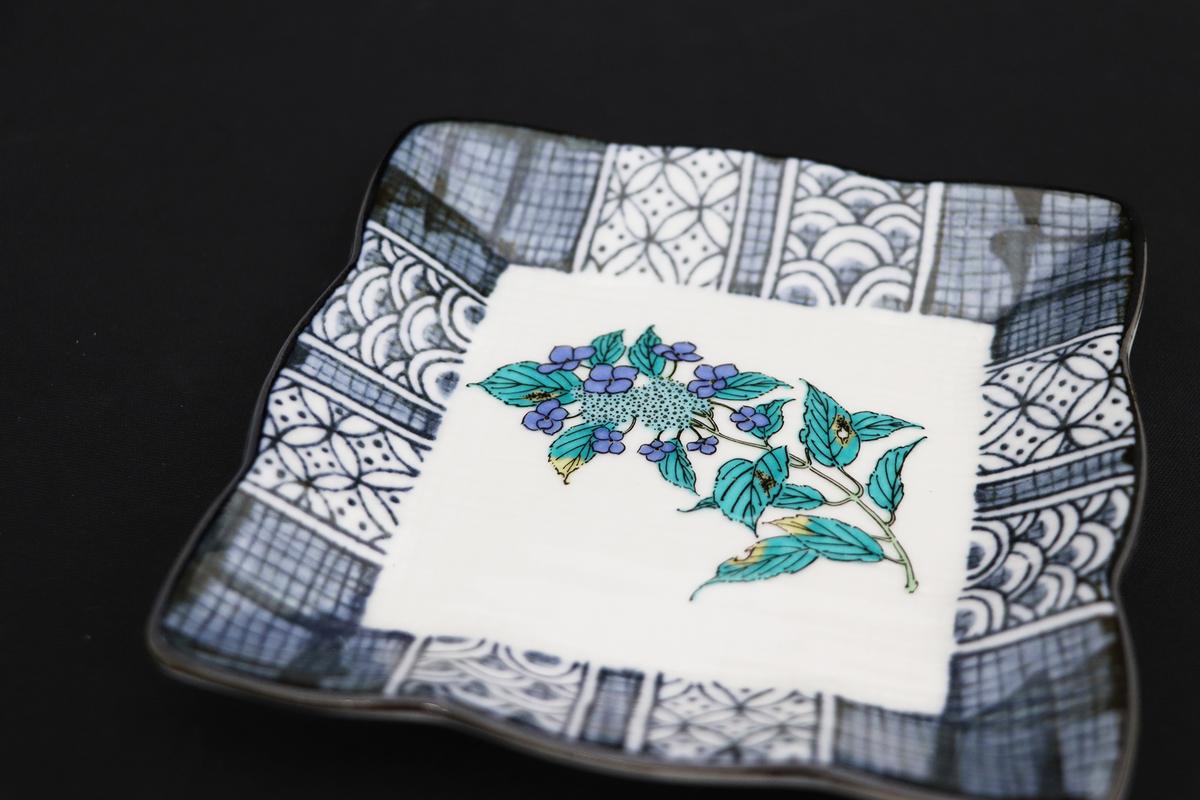 九谷焼　4.2号皿揃　草花絵変り （5枚セット）a01 食器 キッチン雑貨 キッチンアイテム 雑貨 小物 お皿 角皿 食卓 テーブルコーディネート 贈り物 普段使い 