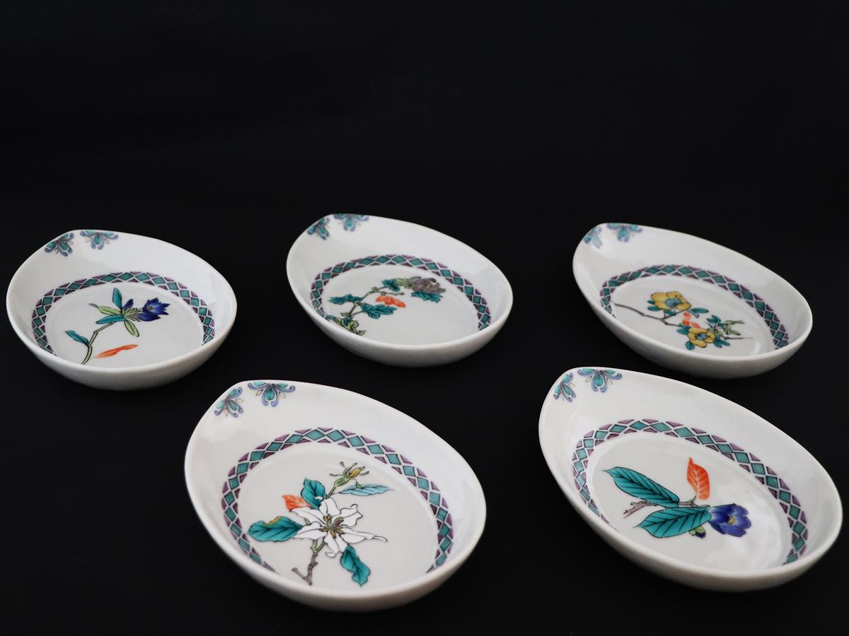 九谷焼　4.8号皿揃　草花絵変り （5枚セット）a01 食器 キッチン雑貨 キッチンアイテム 雑貨 小物 お皿 丸皿 食卓 テーブルコーディネート 