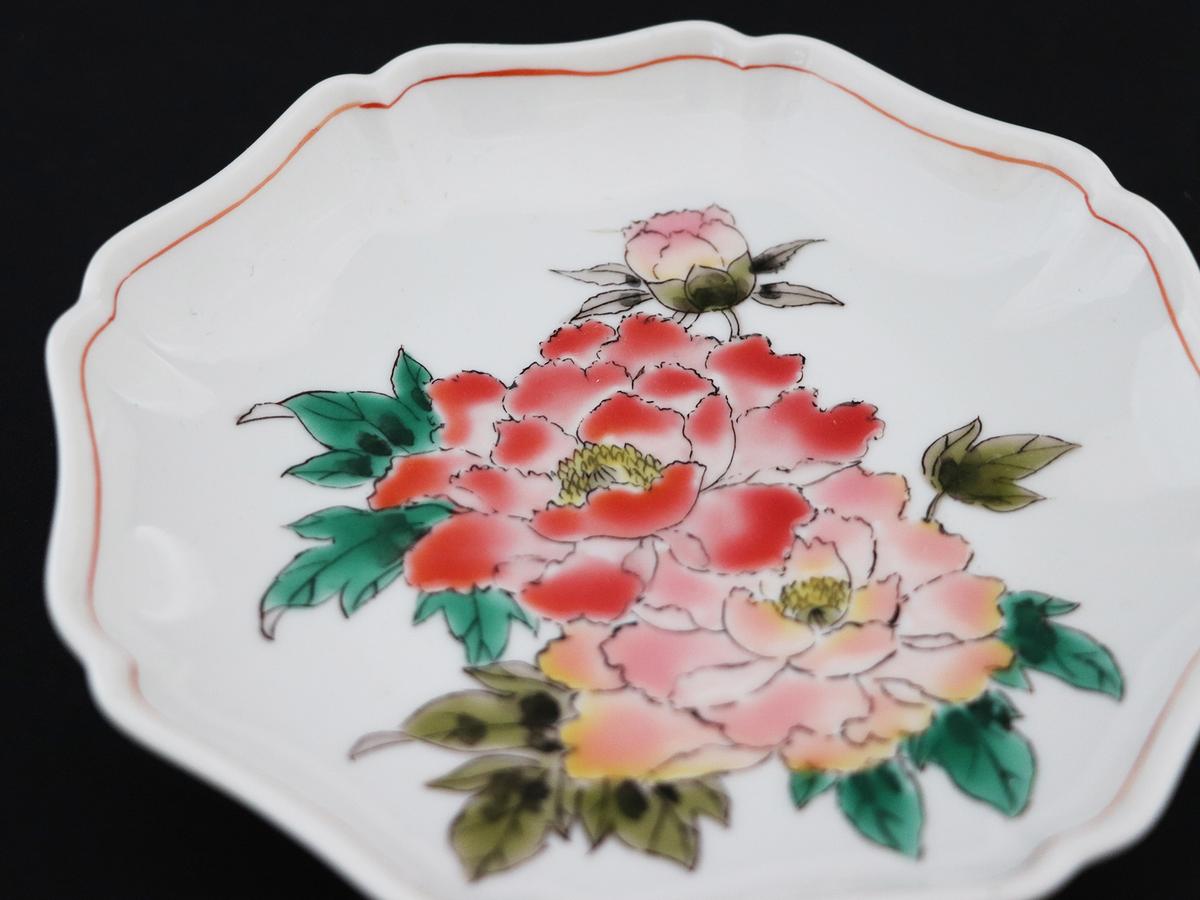 九谷焼　5.2号皿揃　草花絵変り （5枚セット）a01 食器 キッチン雑貨 キッチンアイテム 雑貨 小物 お皿 丸皿 食卓 テーブルコーディネート 取り皿 