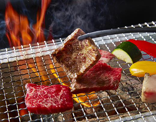 A5等級 未経産雌限定 特撰近江牛 赤身 焼肉 1kg 折箱入り 牛 国産 贈り物 ギフトにも【FO12W】