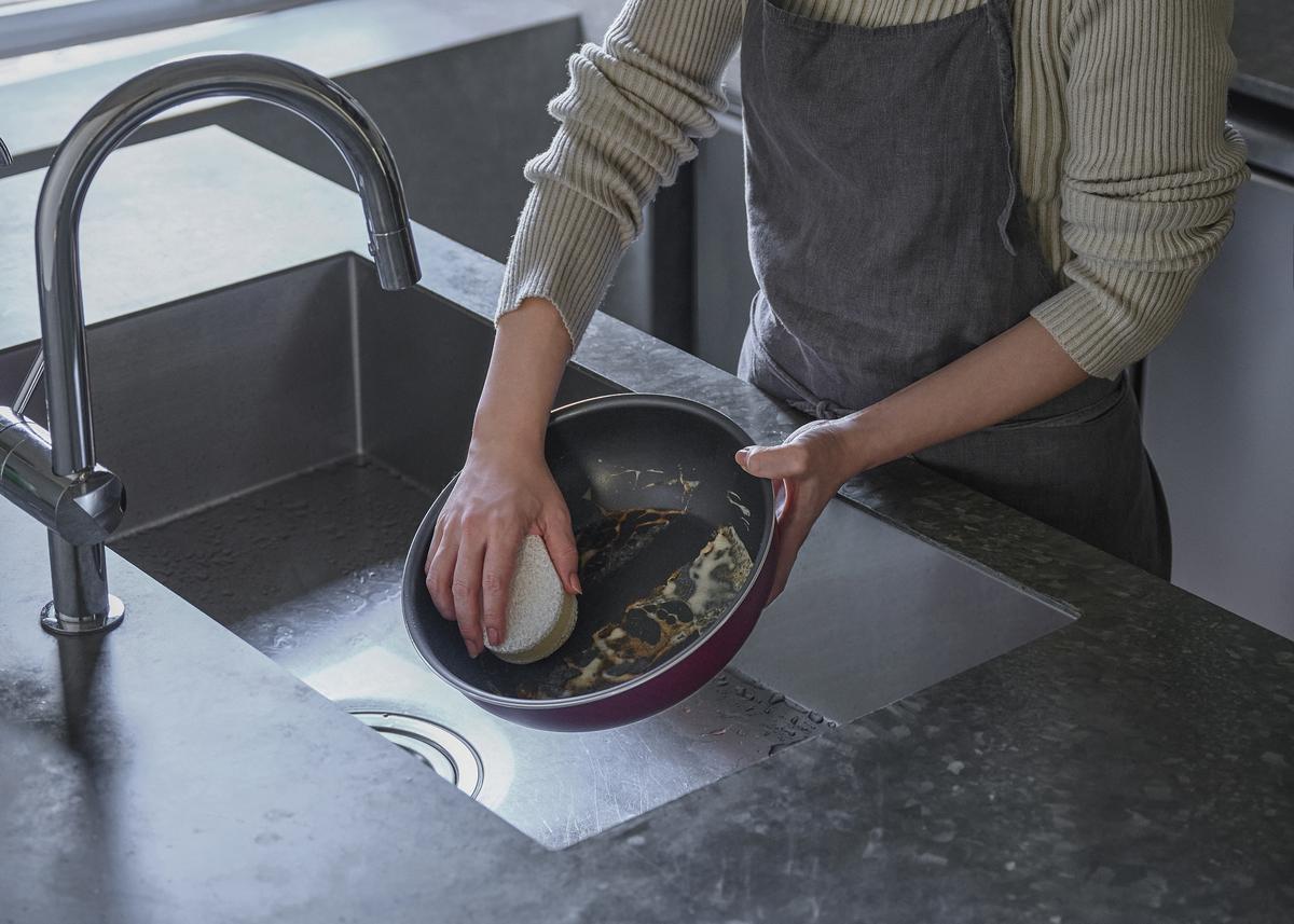 フライパン TERACOAT 12点 セット レッド アイリスオーヤマ IH ガス フライパン鍋セット 26cm 鍋 卵焼き 卵焼き器 エッグパン 炒め鍋 蓋 蓋付き 取っ手 取っ手が取れる 調理器具 キッチン IH対応 ギフト EHDC-T12S アイリス 宮城 宮城県 大河原町