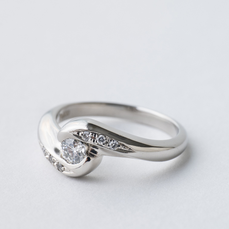 ．*！様 PTダイヤモンドリング プラチナ リング ダイヤモンド入り メレダイヤ 指輪 リング