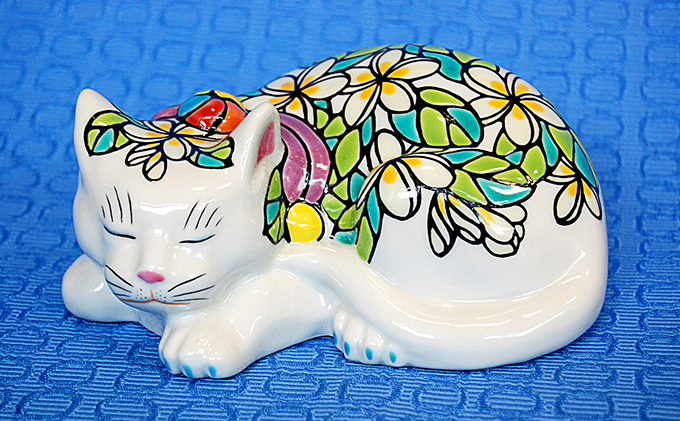 九谷焼「眠り猫 プルメリア」糠川孝之作 a05 民芸品 工芸品 インテリア 