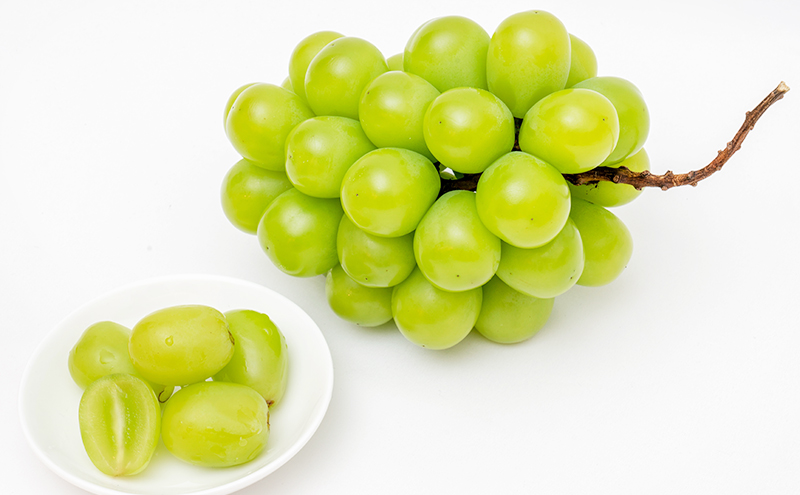 桃 ぶどう 2026年 先行予約 果物詰合せ 白桃 2玉（1玉200g以上） シャイン マスカット 晴王 2房（合計約940g）化粧箱入り 岡山県産 国産 フルーツ ギフト もも 果物類 