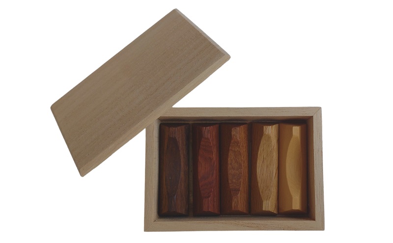 桐箱に入った無垢のオハシオキ 5個セット 日用品 箸置き 食器 カトラリー 木材 シンプル ナチュラル テーブルウェア 人気 おすすめ 送料無料 