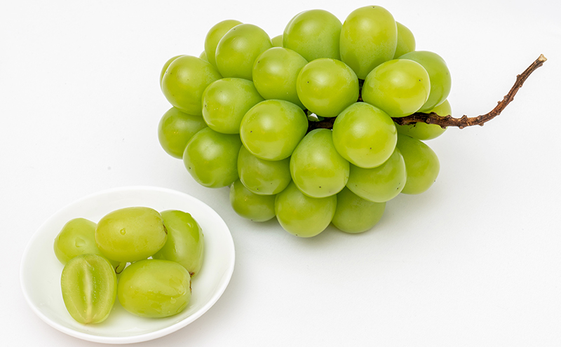 ぶどう 2026年 先行予約 晴れの国 岡山の シャイン マスカット 晴王 定期便 2回（各1房600g以上） 葡萄  岡山県産 国産 フルーツ ギフト 大粒 種なし 甘みが強い 皮ごと食べられる 