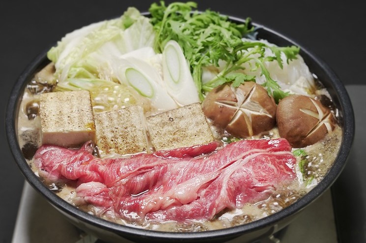 【神戸牛 牝】【7営業日以内発送】冷凍　モモ 上バラすき焼き・しゃぶしゃぶ用:450g 川岸畜産 （20-25）