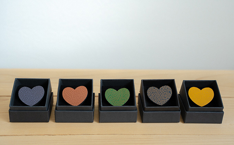 津軽塗 「ちょっぴりアツイ…」ブローチ No.5 