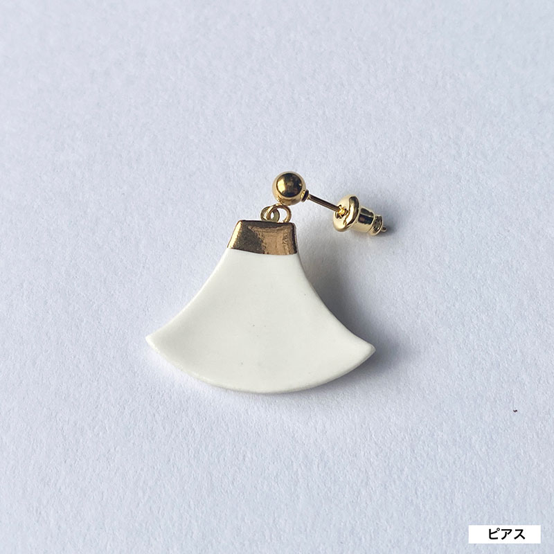 茅ヶ崎市 湘南 陶磁器 ピアス 上品 かわいい レディース ギフト プレゼント 誕生日 母の日 お祝い サマーギフト ゴールド 金 アート アクセサリー Artopus.SHONAN ピアス 富士 ブルー