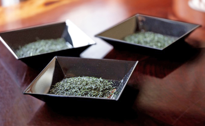 煎茶道の先生おすすめの宇治玉露　平袋セット〈玉露 お茶 緑茶 茶 かりがね 茶葉 高級 一番人気 宇治茶 玉露かりがね 加工食品 飲料〉 