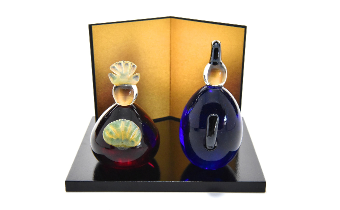 お内裏様とお雛様　-宝飾-〈ガラス プレゼント ひな祭り 雛人形 ひなまつり ひな人形 女の子 桃の節句 孫 かわいい インテリア 置物 玄関  コンパクト 工芸品〉 