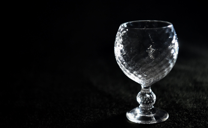 パイナップル柄ワイングラス（1脚）〈ガラス パイナップル柄ワイングラス ワイングラス コップ グラス 工芸品 食器 日用品 〉 