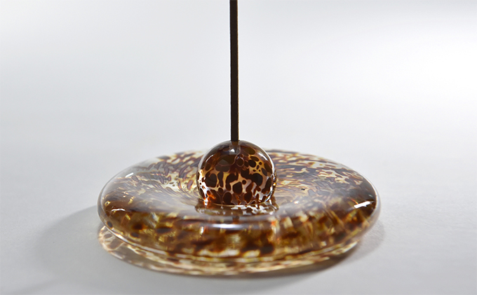 玉模様ガラスお香立て　ゴールド〈ガラス インテリア 小物 お香立て 工芸品 民芸品 雑貨〉 日用品 