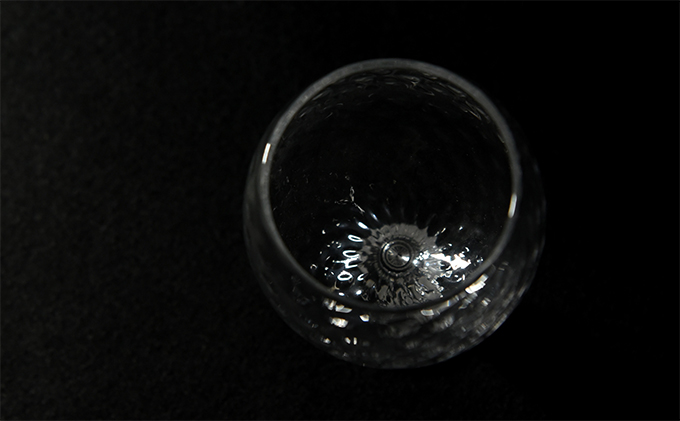 パイナップル柄ワイングラス（1脚）〈ガラス パイナップル柄ワイングラス ワイングラス コップ グラス 工芸品 食器 日用品 〉 