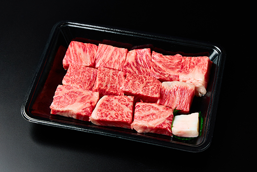 A5等級 未経産雌牛限定　近江牛サイコロステーキ　900g(450g×2)【FO25W】