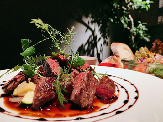 A5等級 未経産雌牛限定　近江牛サイコロステーキ　900g(450g×2)【FO25W】