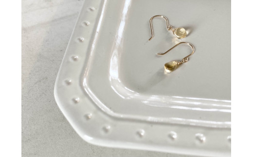 KBD-9-4　天然石のフックピアス シトリン アクセサリー おしゃれ ピアス 耳飾り ジュエリー シンプル カジュアル ラグジュアリー キラキラ かわいい きれい 茨城 鹿嶋市