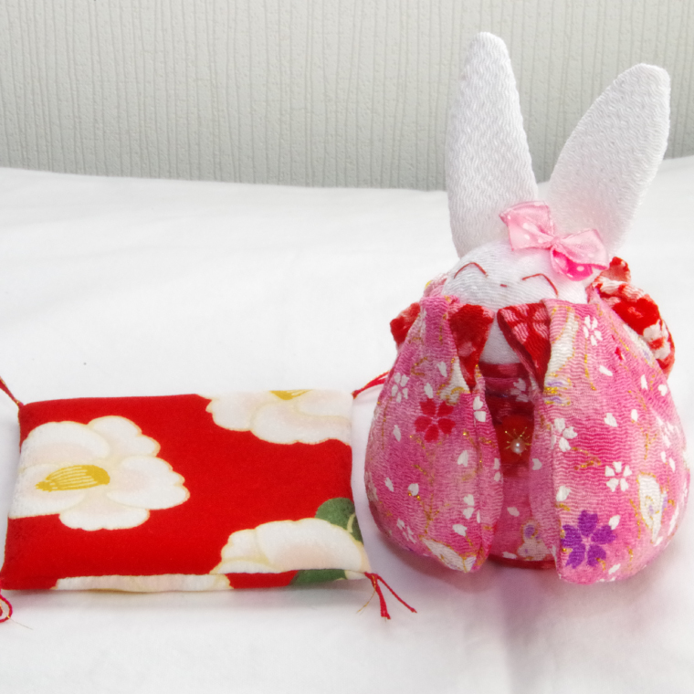 お守りうさぎ【うさぎ おまもり 人形 手作り】(CF201)