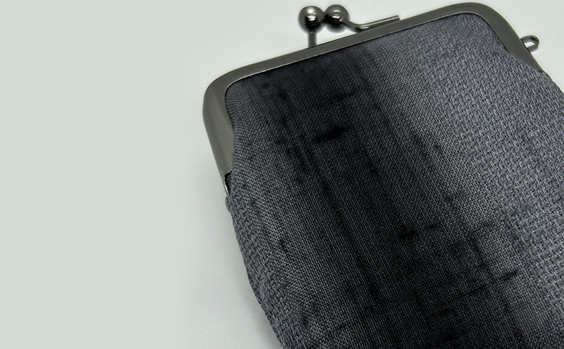 がま口ポーチS ぜんまい紬 灰色 ファッション小物 財布 ファッション 